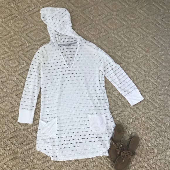 St. Tropez West white beach cover up! - Picture 2 of 8